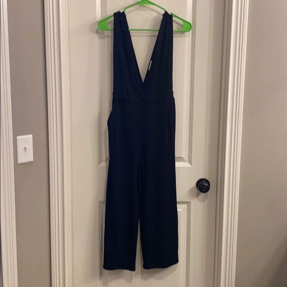 Black sleeveless deep-v jumpsuit size medium
